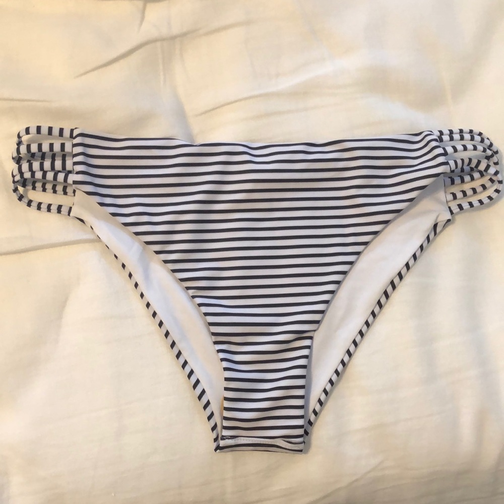 NEW ✨Striped Bikini bottom